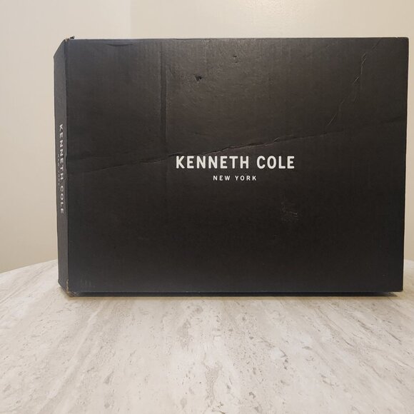 Kenneth Cole New York Womens Black Suede 9.5M -B017 - Picture 9 of 9